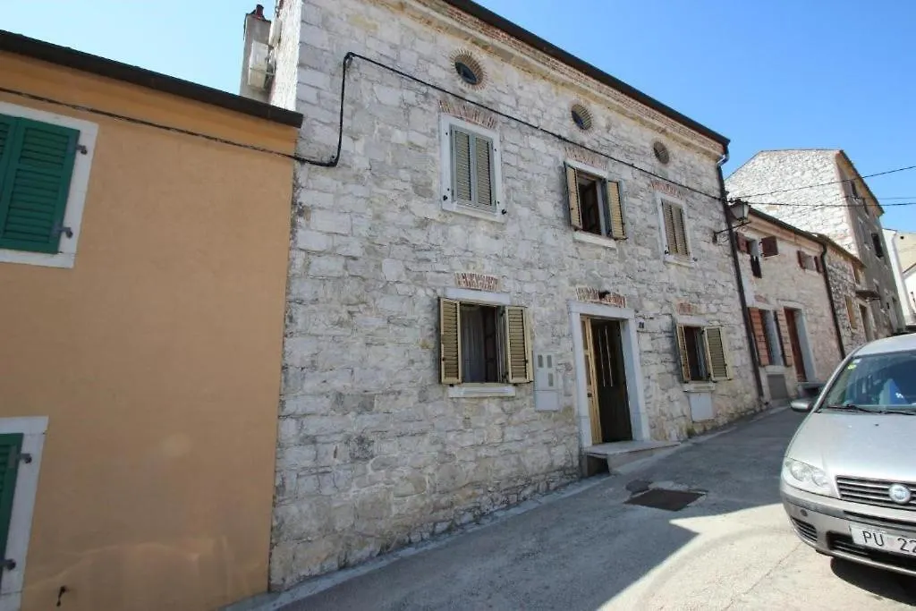 Lovely Studio Apartments Mali Raj Vrsar Prázdninový dům